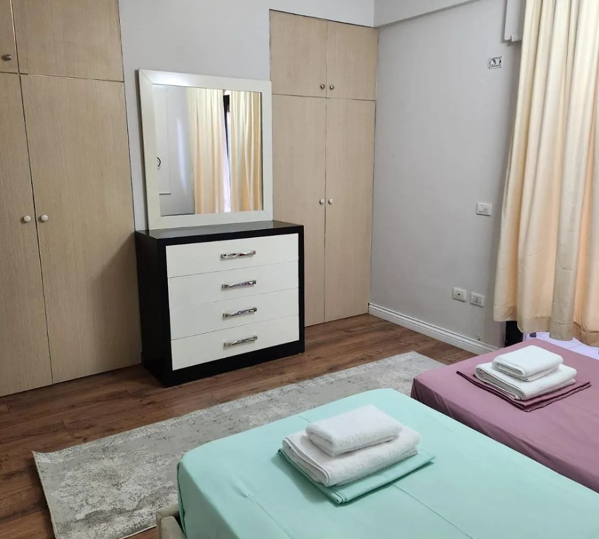 Bosko Vibe Lägenhet Tirana Albanien
